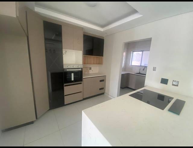 4 BEDROOM HOUSE FOR SALE IN AERORAND